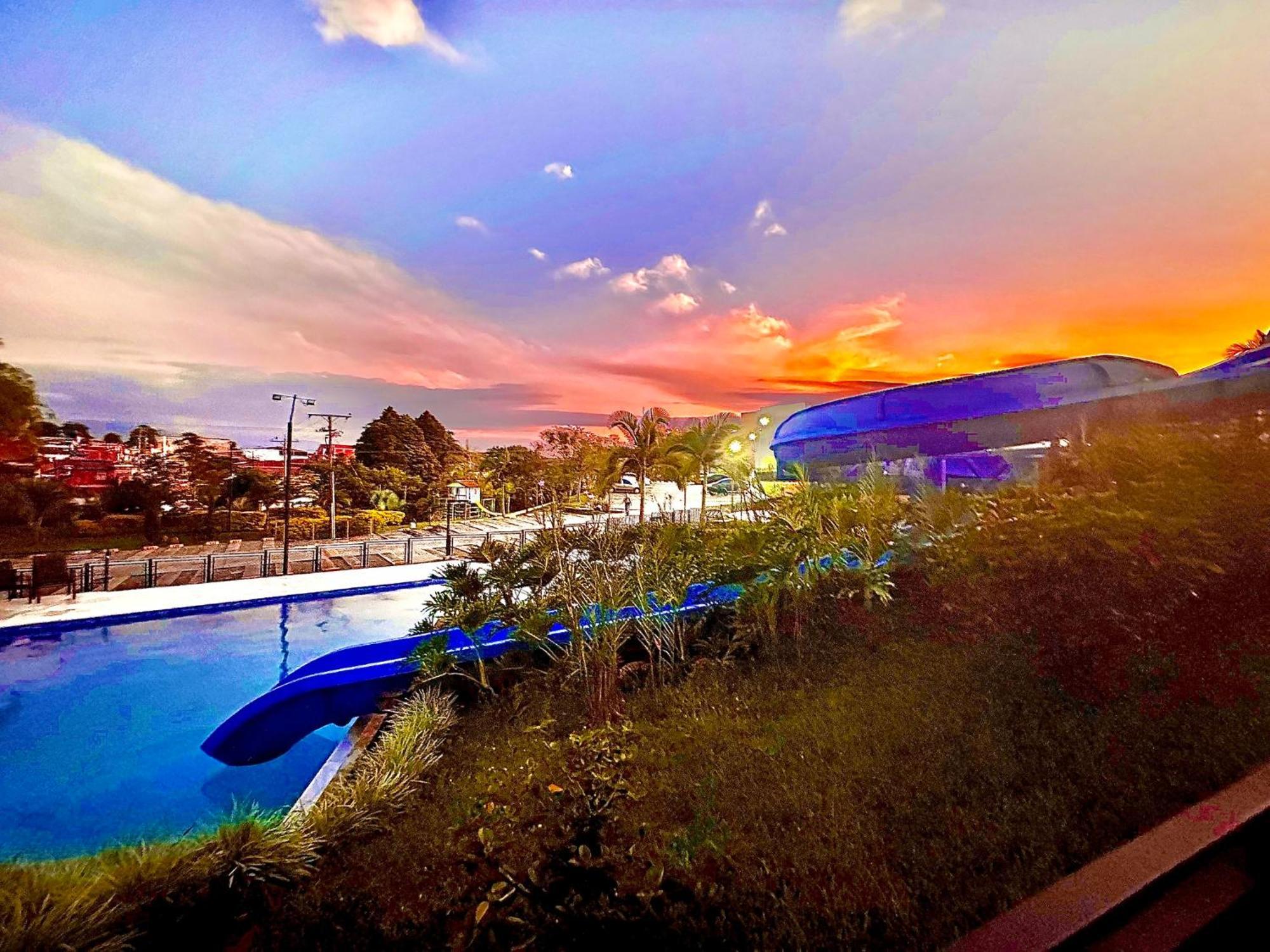 Apartamento Privado Vacacional A 5M Del Aeropuerto, 20 Minutos Del Parque Del Cafe Y Centro De Armenia Con 4 Piscinas, 3 Jacuzzi, Sauna By Molca Xperiences 3H Zewnętrze zdjęcie